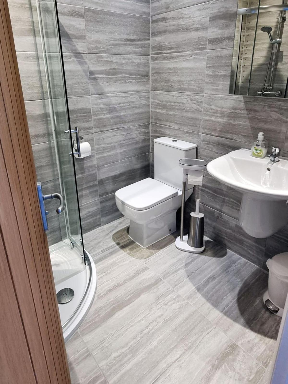 Sunny Queens Park - Garden & Private Parking Holiday home *